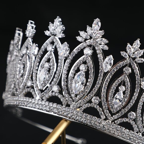 Silver Bridal Tiara Crown Cubic Zirconia Wedding Pageant Prom Accessory - Picture 5 of 9